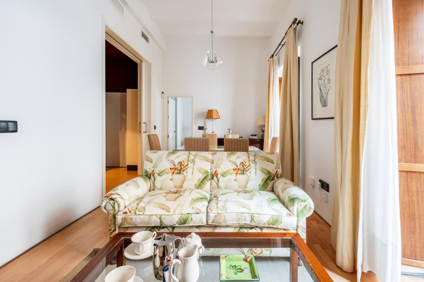 Komodo Sierpes: Bright & Classy Central Apartment Siviglia Esterno foto
