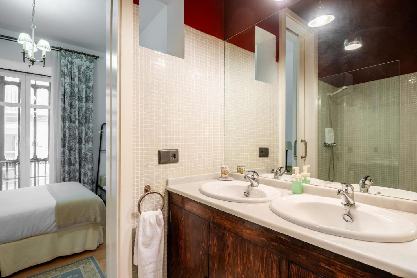Komodo Sierpes: Bright & Classy Central Apartment Siviglia Esterno foto