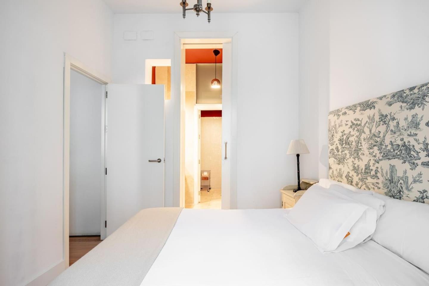 Komodo Sierpes: Bright & Classy Central Apartment Siviglia Esterno foto
