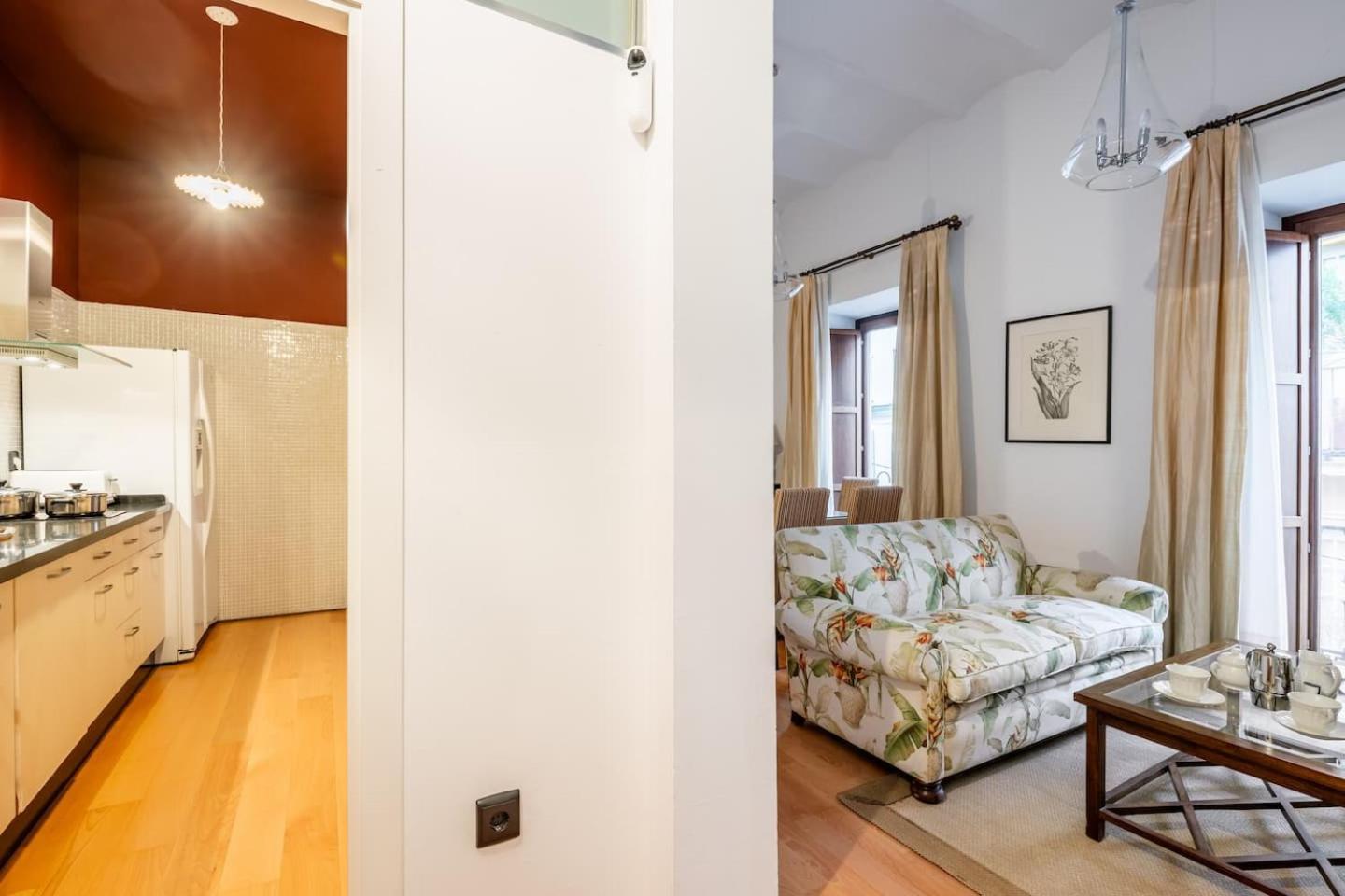 Komodo Sierpes: Bright & Classy Central Apartment Siviglia Esterno foto